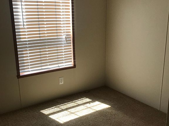 Bedroom 2/Office