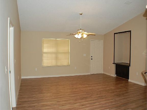 5th image of 14333 Railroad St