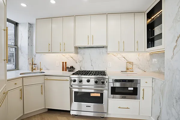 Kitchen, photo 1