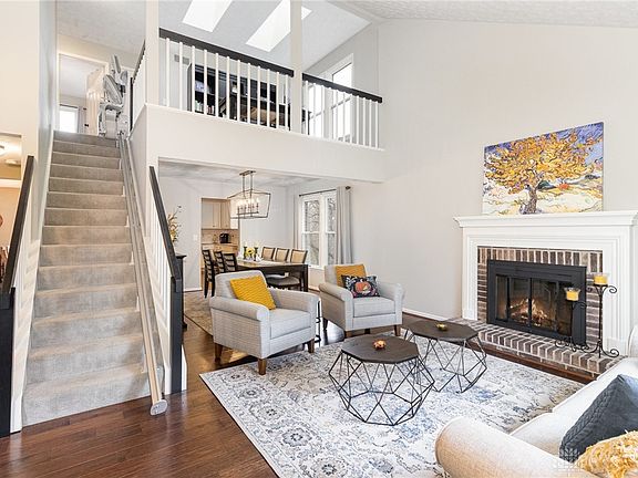 4th image of 6827 Windwood Dr
