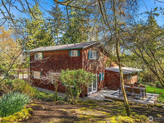 3rd image of 15335 Sunrise Drive NE