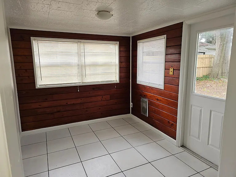 2922 Shore Dr — Photo 10