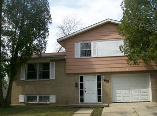 3020 Gilead Ave, Zion, IL 60099