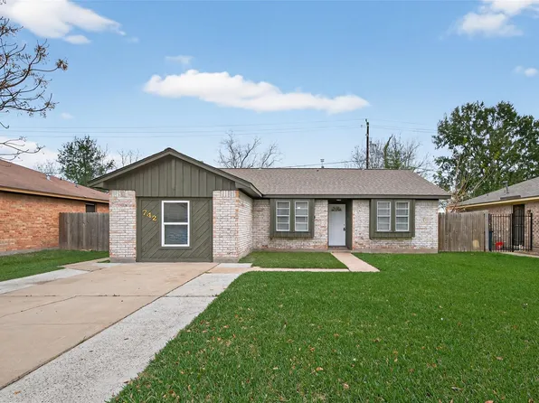 742 Branding Iron Ln, Houston, TX 77060