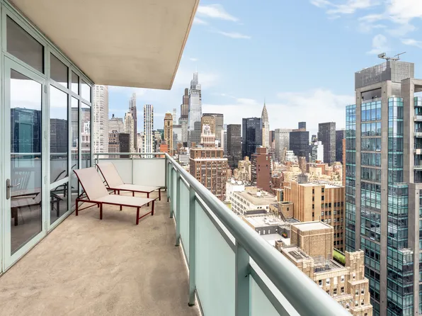 325 Fifth Avenue image 3 of 18