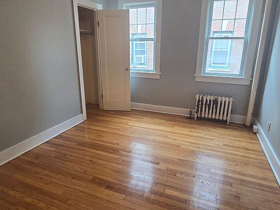 4th image of 148 Manning Blvd #A