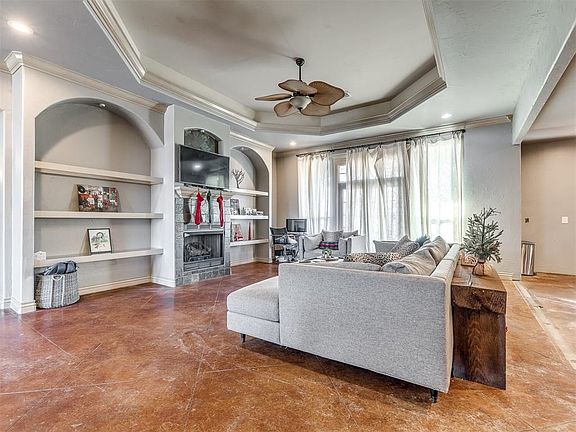 4th image of 699 Shirley Ln NE