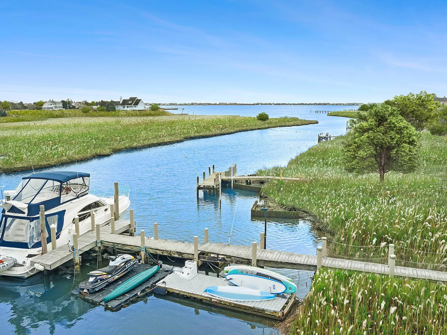 Waterfront Getaway — Photo 2