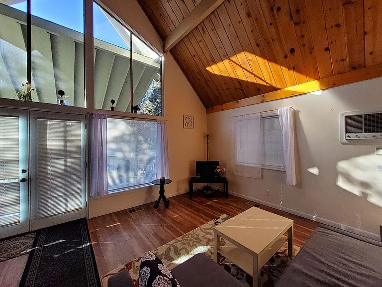 806 N Colcord Rd — Photo 2