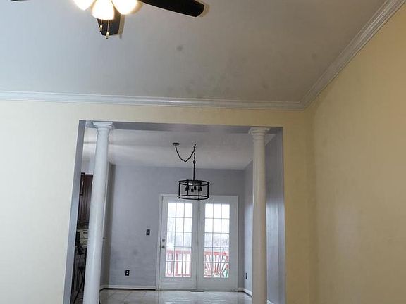 3rd image of 2558 Grayton Ln