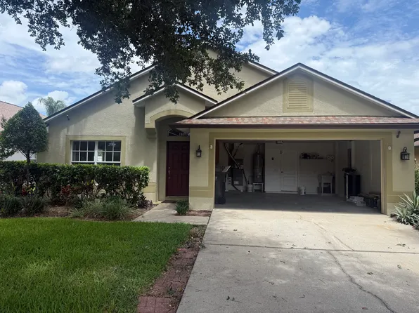 1121 Lumsden Pointe Blvd, Valrico, FL 33594