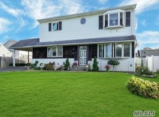 291 Ocean Ave, Massapequa Park, NY 11762