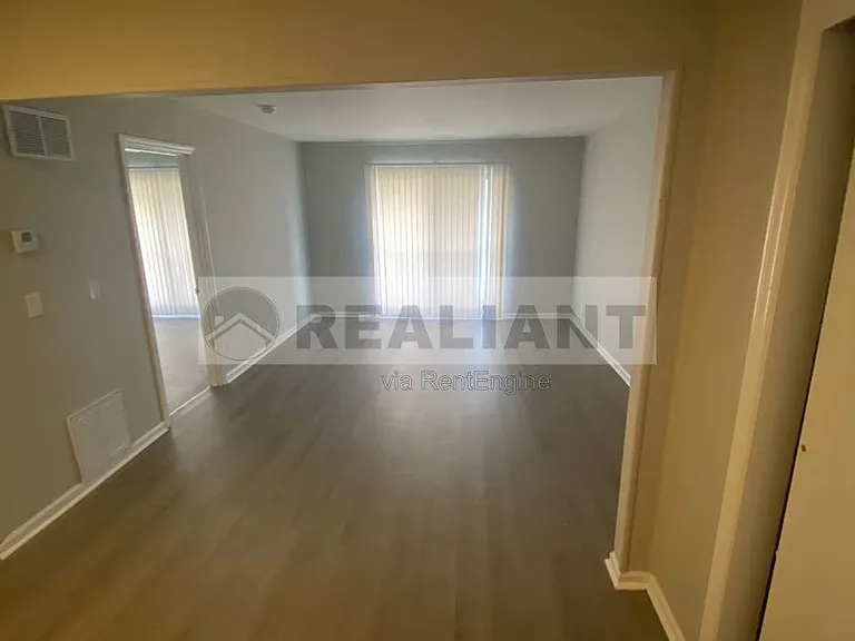 1708 Jennifer Road — Photo 7