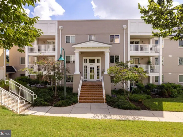 4121 S Four Mile Run Dr Unit 201, Arlington, VA 22204