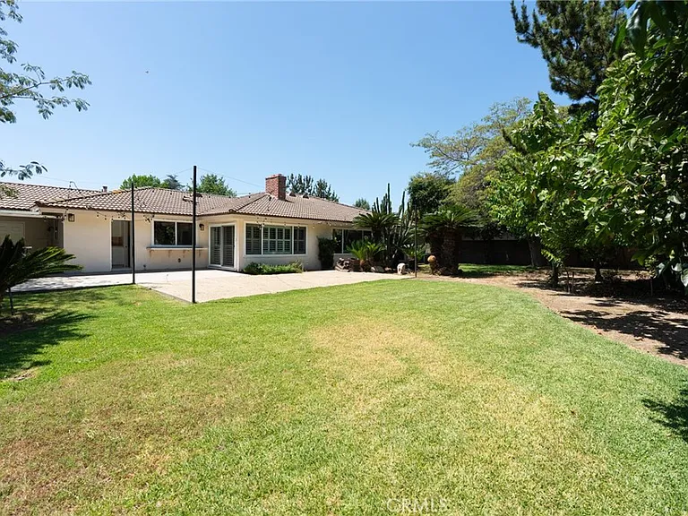 333 W Wistaria Ave — Photo 33