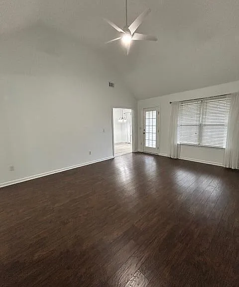 161 Fox Haven Dr — Photo 4