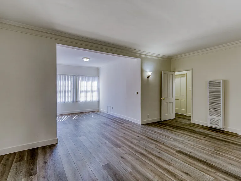 1100 Westmoreland Apartments — Photo 5