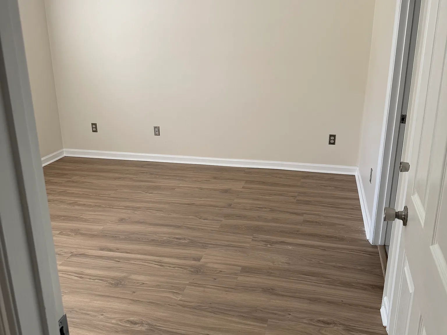 3 bed, 1268 sqft, $1,950 — Photo 3