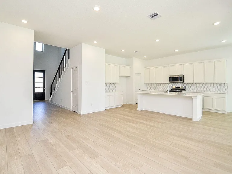 2708 Pine Bluff Dr — Photo 16