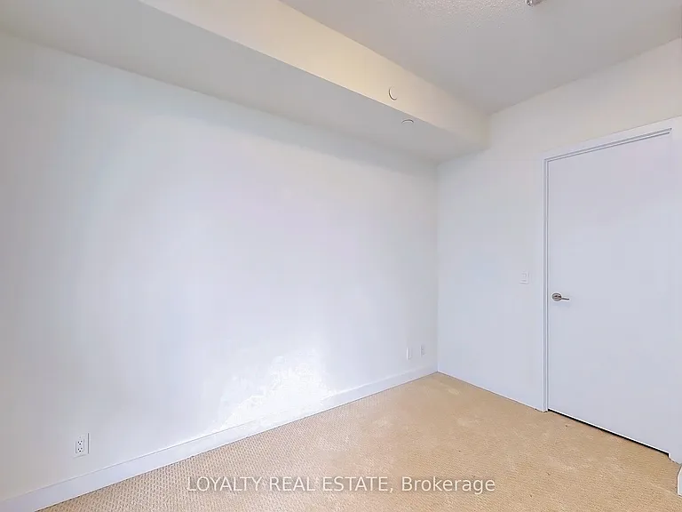 2221 Yonge St #1705 — Photo 23