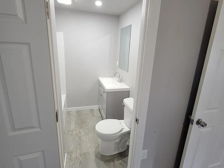 2417 E 13th St #3 — Photo 9