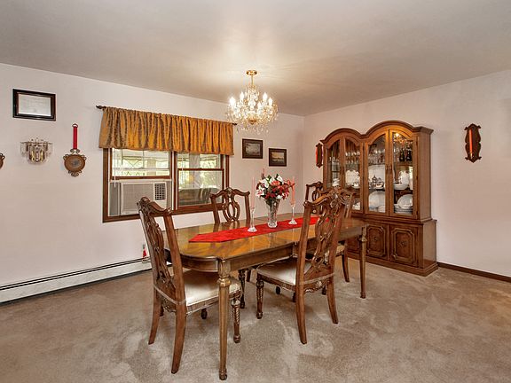 4th image of 28 Jean Ln