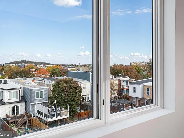1516 E Capitol St NE — Photo 12