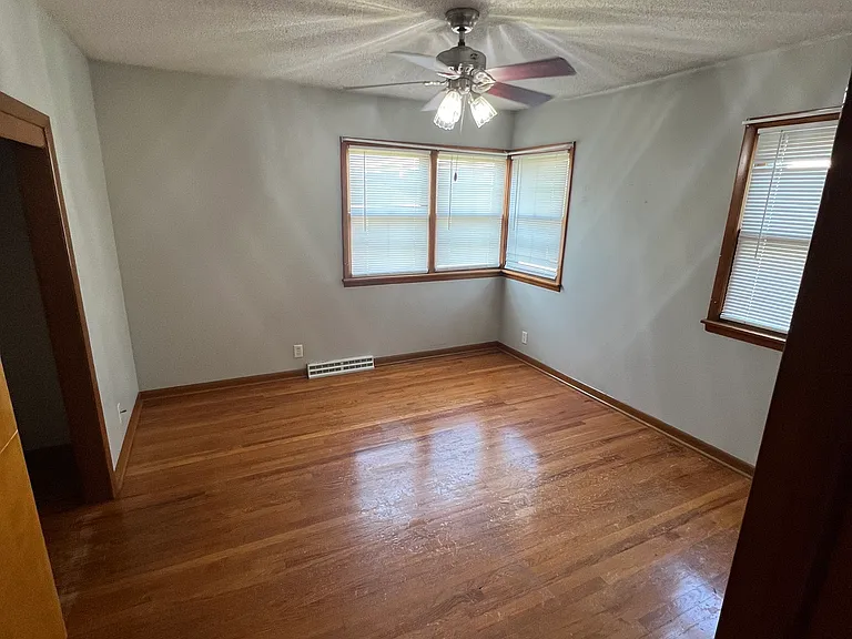 252 Losey St — Photo 6