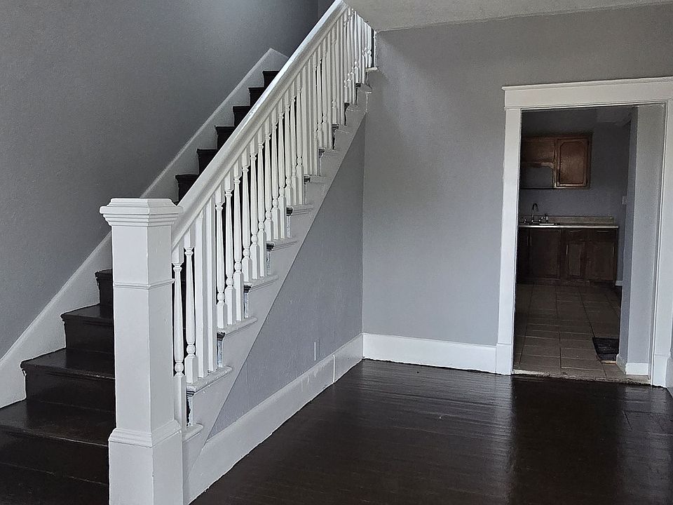 1st image of 1301 Oakley Ave
