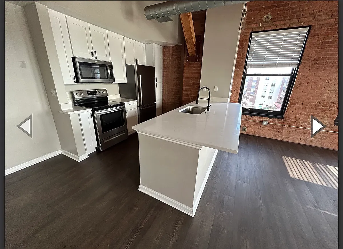 2 bed, 1300 sqft, $2,150 — Photo 3