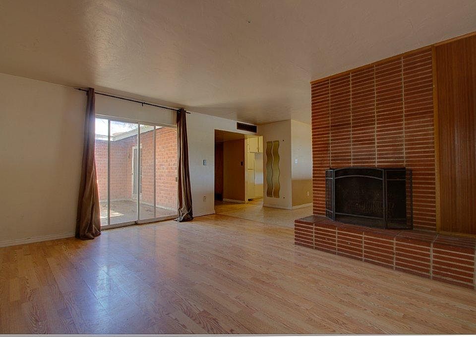1st image of 1032 W 6th Pl