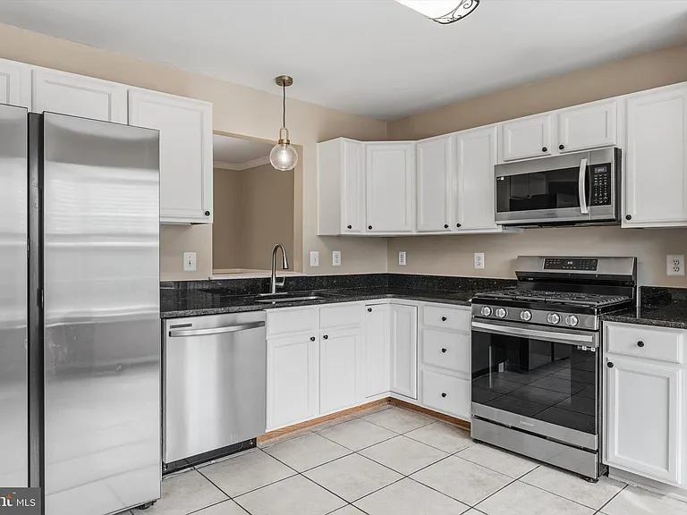 706 Vanderbilt Ter SE — Photo 10