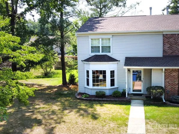 362 Minstrel Ct, Old Bridge, NJ 08857