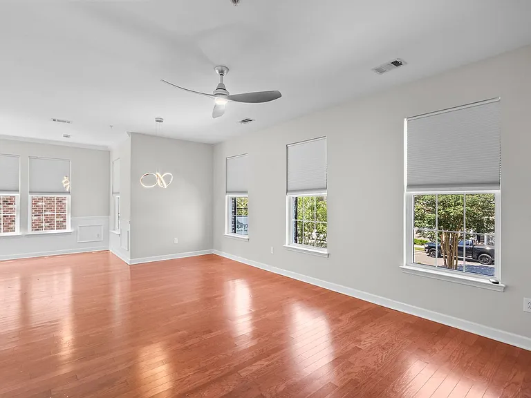 2798 Howard Ave #G — Photo 8