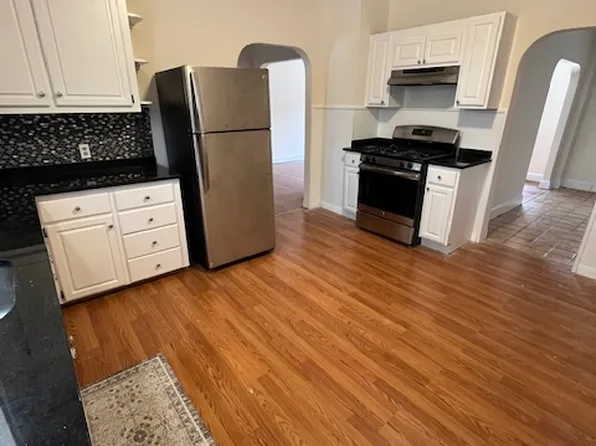 (undisclosed Address), Newton, MA 02458