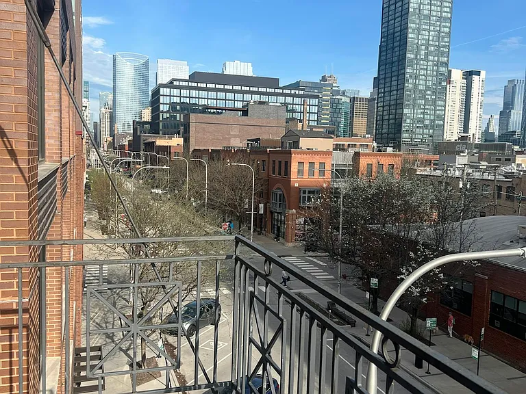 Front Balcony/city views