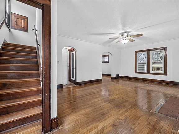 5th image of 651 Helen St