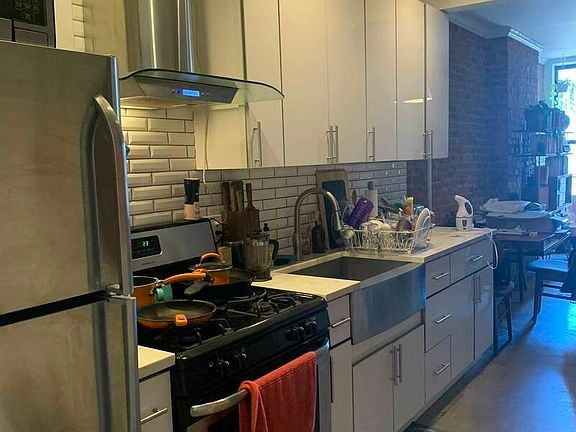 2nd image of 1347 Hancock St APT 2