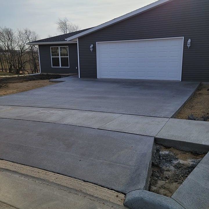 617 Pine St, Dickeyville, WI 53808 Zillow