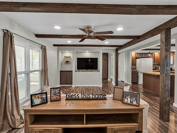 3rd image of 521 Oak Rdg E