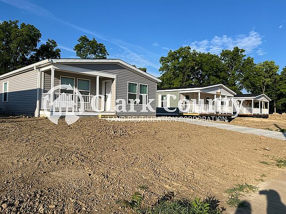 2nd image of 507 W Grand Ave