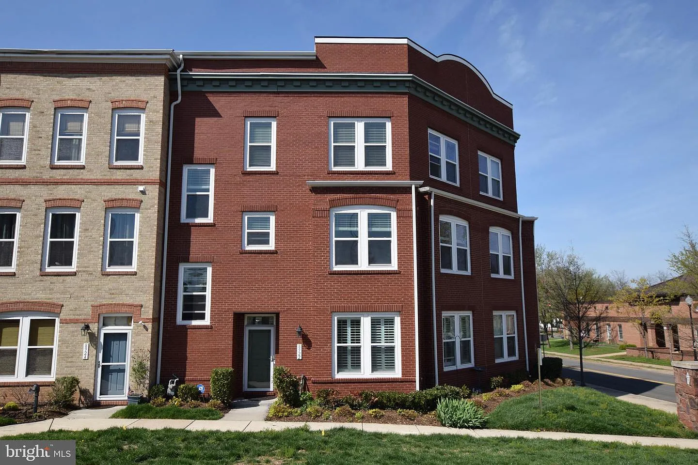 8922 Center St photo 1