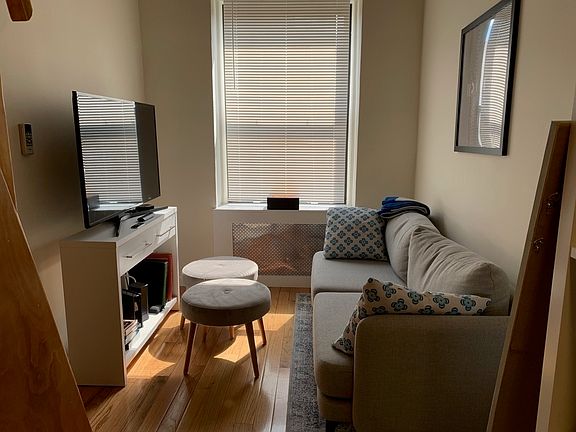 3rd image of 315 W 14th St APT 5A