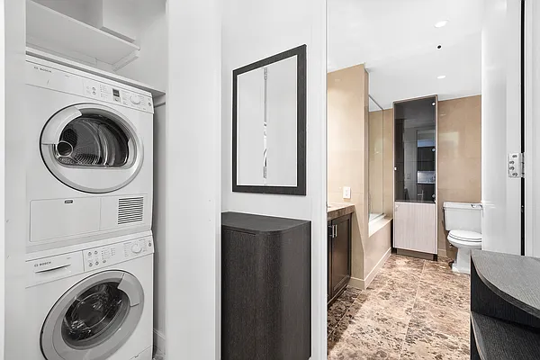 Sold by Univani Realty LLC | media 7
