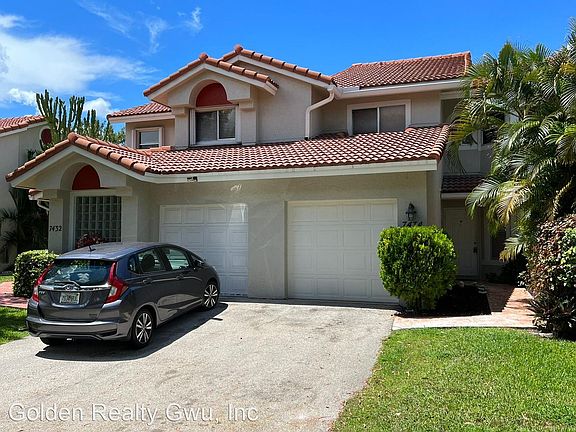 2nd image of 7434 Pinewalk Dr S #7434