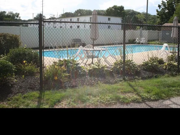 43 Colony Rd #2A, West Springfield, MA 01089