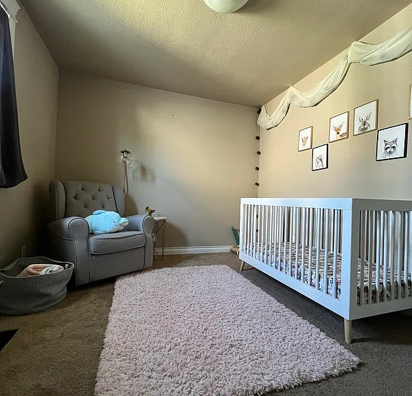 640 W 10th St — Photo 16