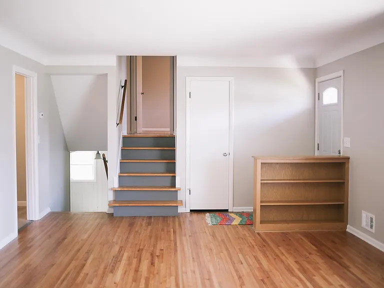 Traditional split level type home. Gorgeous open entry with front closet storage leads into large sized living area and kitchen. Upstairs you will find two beds and a full bath. Downstairs includes 3rd bedroom, den, a 3/4 bath, second living area and laun
