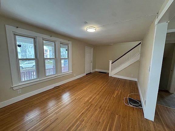 5th image of 541 Birr St