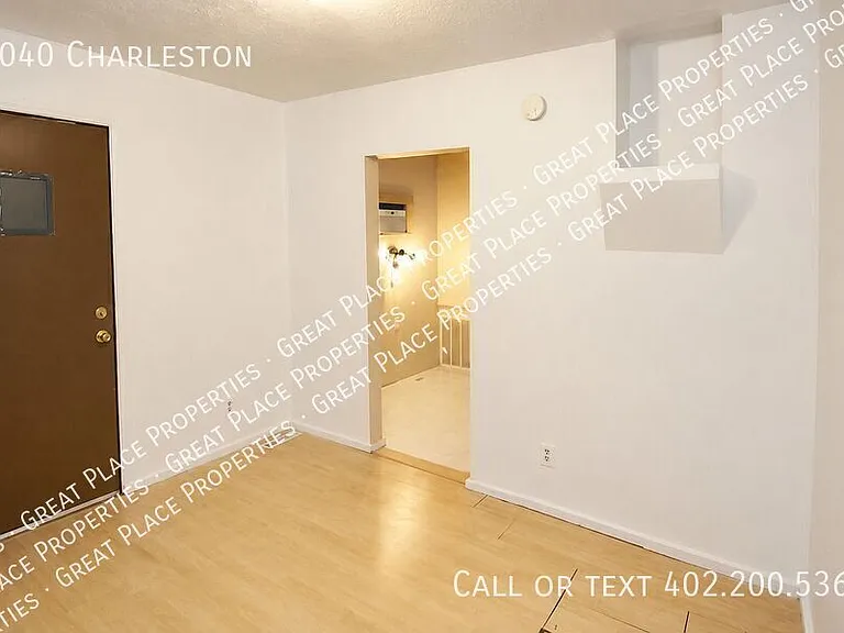 1040 Charleston St — Photo 8